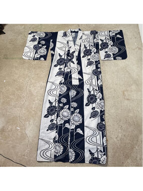 UNIQLO Japanese Yukata Blue White Sunflower Yukata Floral Cotton Kimono One Size